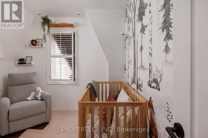 819 - 12 Sudbury Street — photo 11 of 24