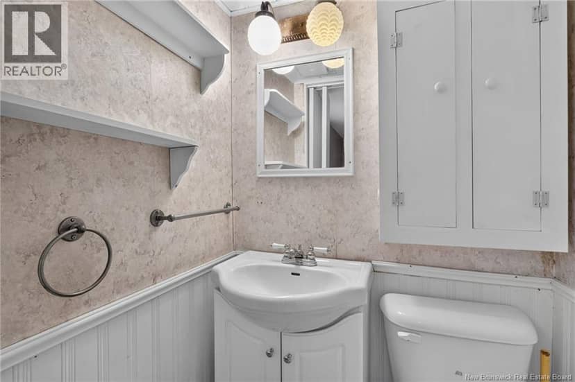 51 Weyburn — photo 31 of 40
