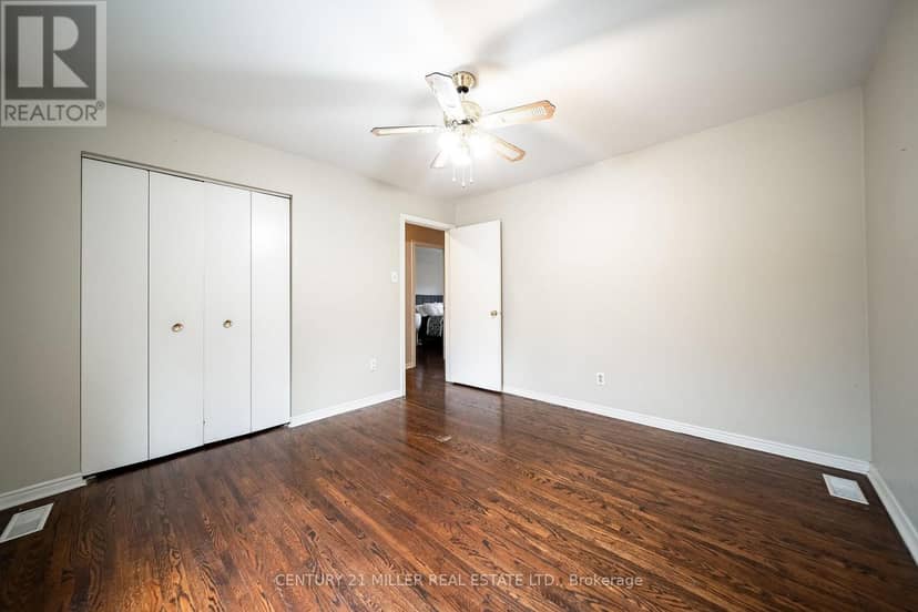 557 Trafford Crescent — photo 15 of 27
