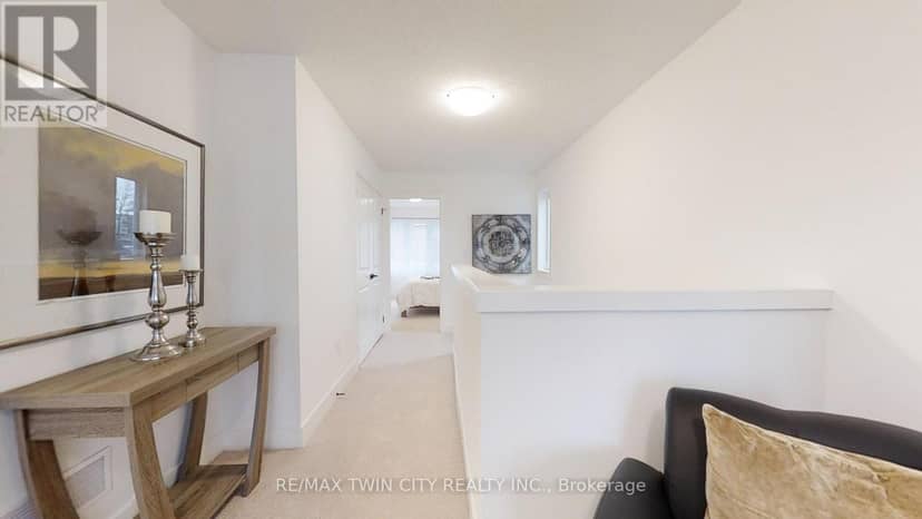 42 Julie Crescent — photo 9 of 20
