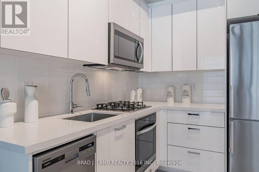 315 - 195 McCaul Street — photo 10 of 40