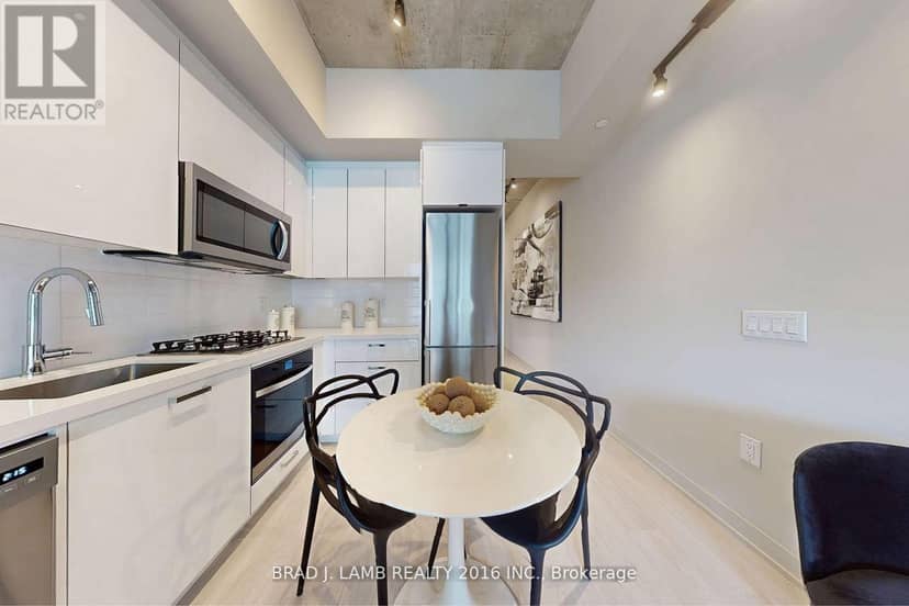 315 - 195 McCaul Street — photo 14 of 40