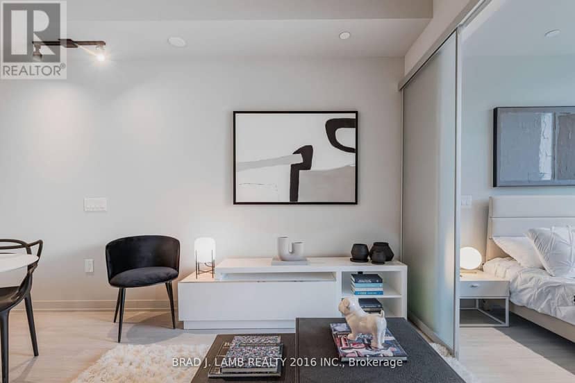 315 - 195 McCaul Street — photo 17 of 40