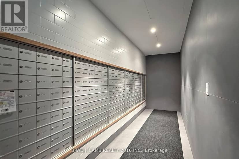 315 - 195 McCaul Street — photo 33 of 40