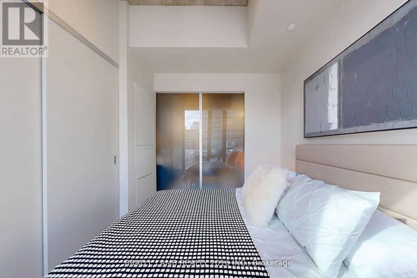 315 - 195 McCaul Street — photo 6 of 40