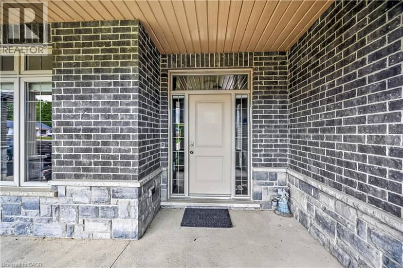 31 SYCAMORE Drive — photo 4 of 40