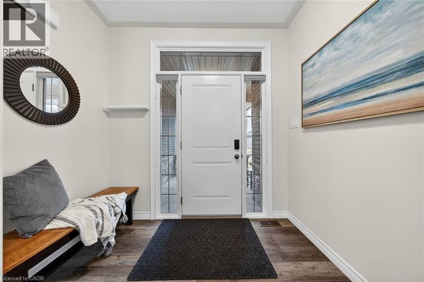 31 SYCAMORE Drive — photo 5 of 40