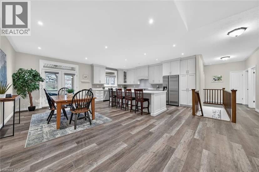 31 SYCAMORE Drive — photo 8 of 40