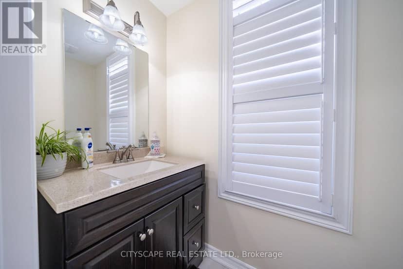 250 Crombie Street — photo 11 of 40