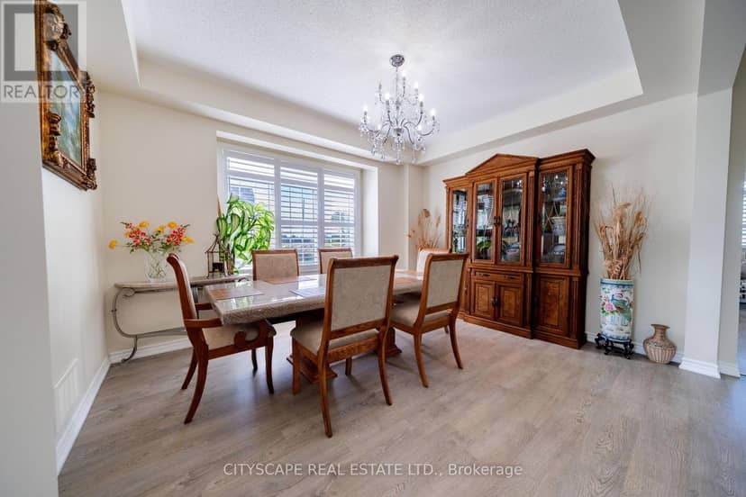250 Crombie Street — photo 13 of 40