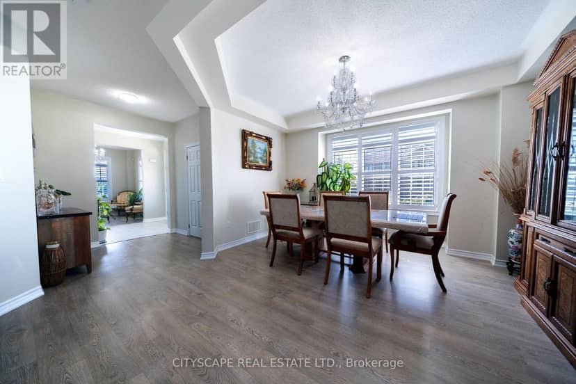 250 Crombie Street — photo 14 of 40