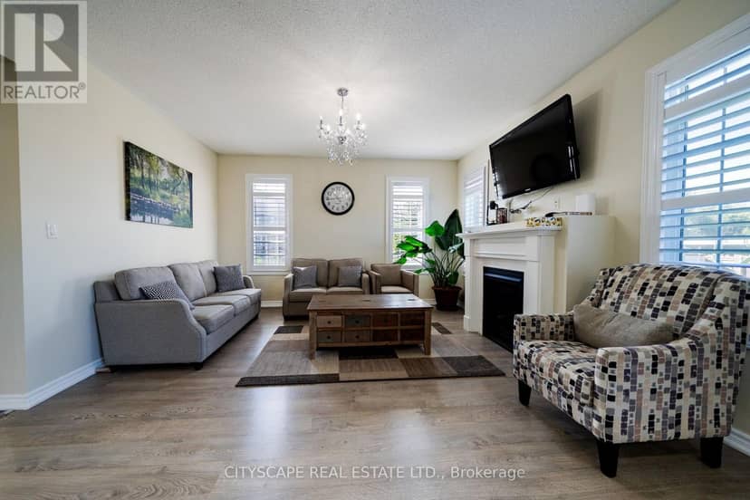 250 Crombie Street — photo 16 of 40