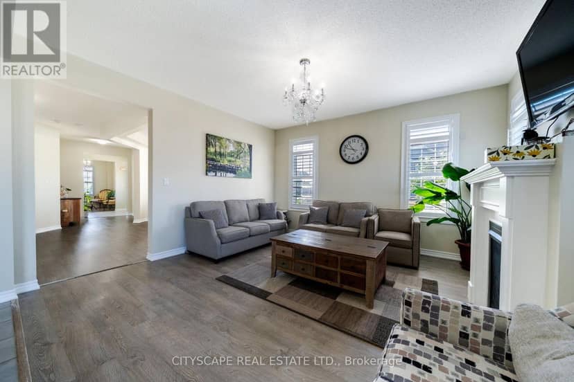 250 Crombie Street — photo 21 of 40