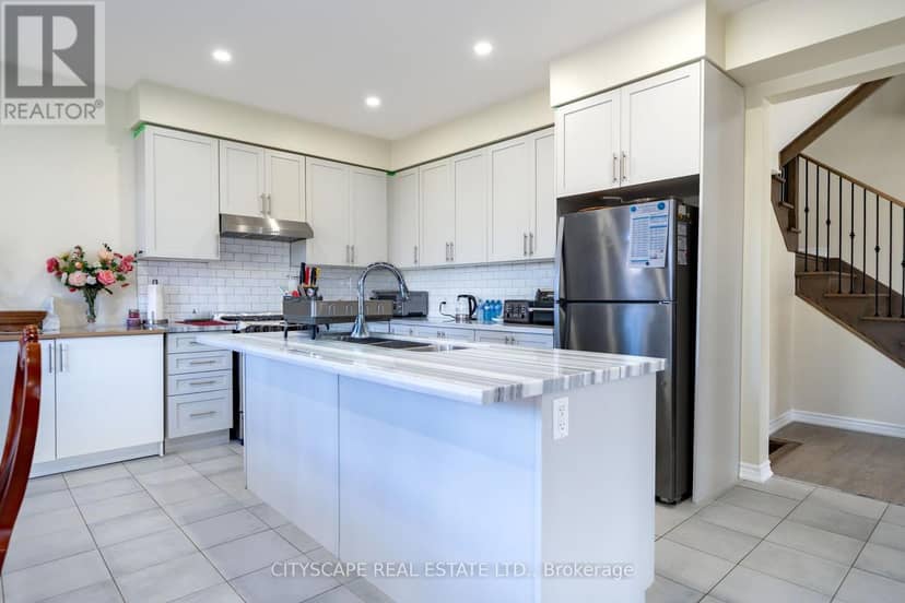 250 Crombie Street — photo 22 of 40