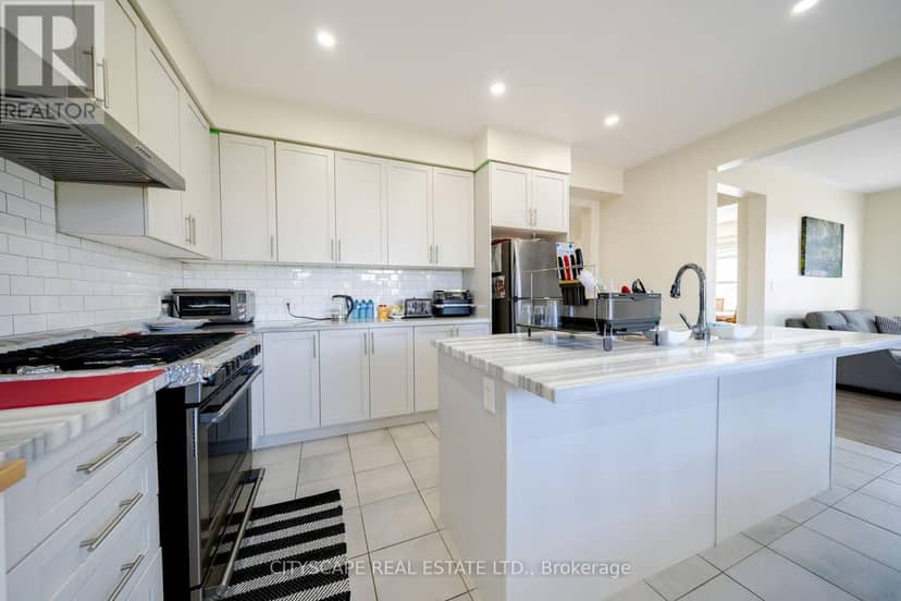250 Crombie Street — photo 23 of 40