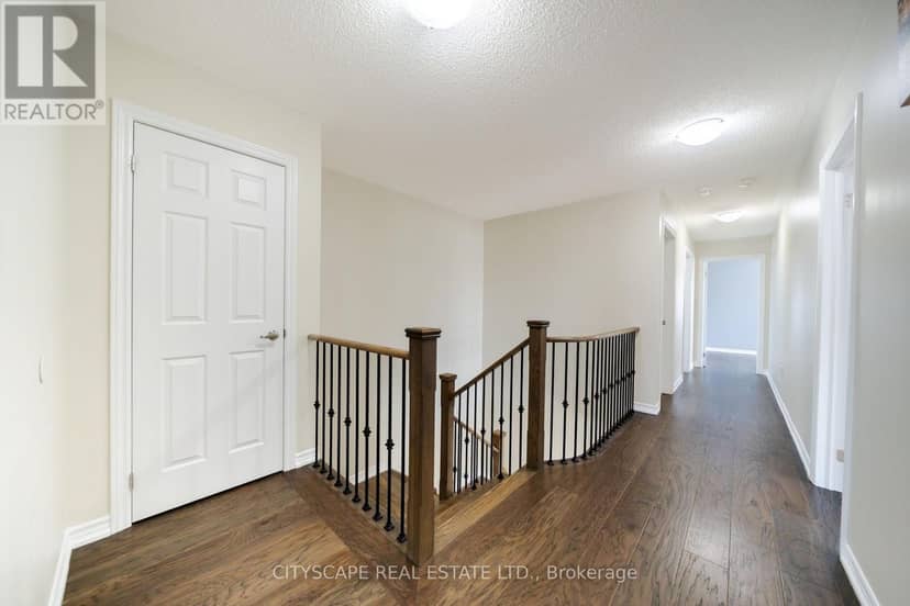 250 Crombie Street — photo 26 of 40