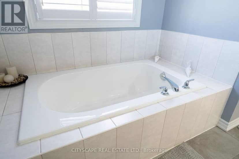 250 Crombie Street — photo 33 of 40