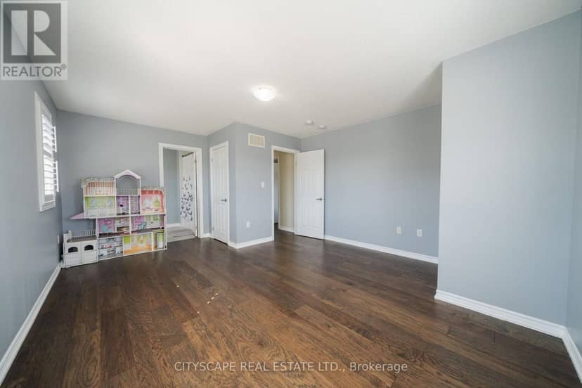 250 Crombie Street — photo 40 of 40