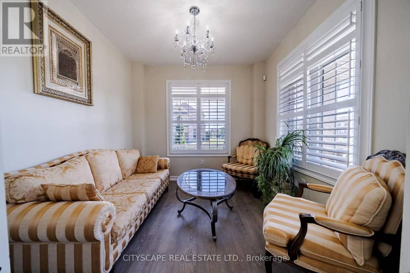 250 Crombie Street — photo 9 of 40