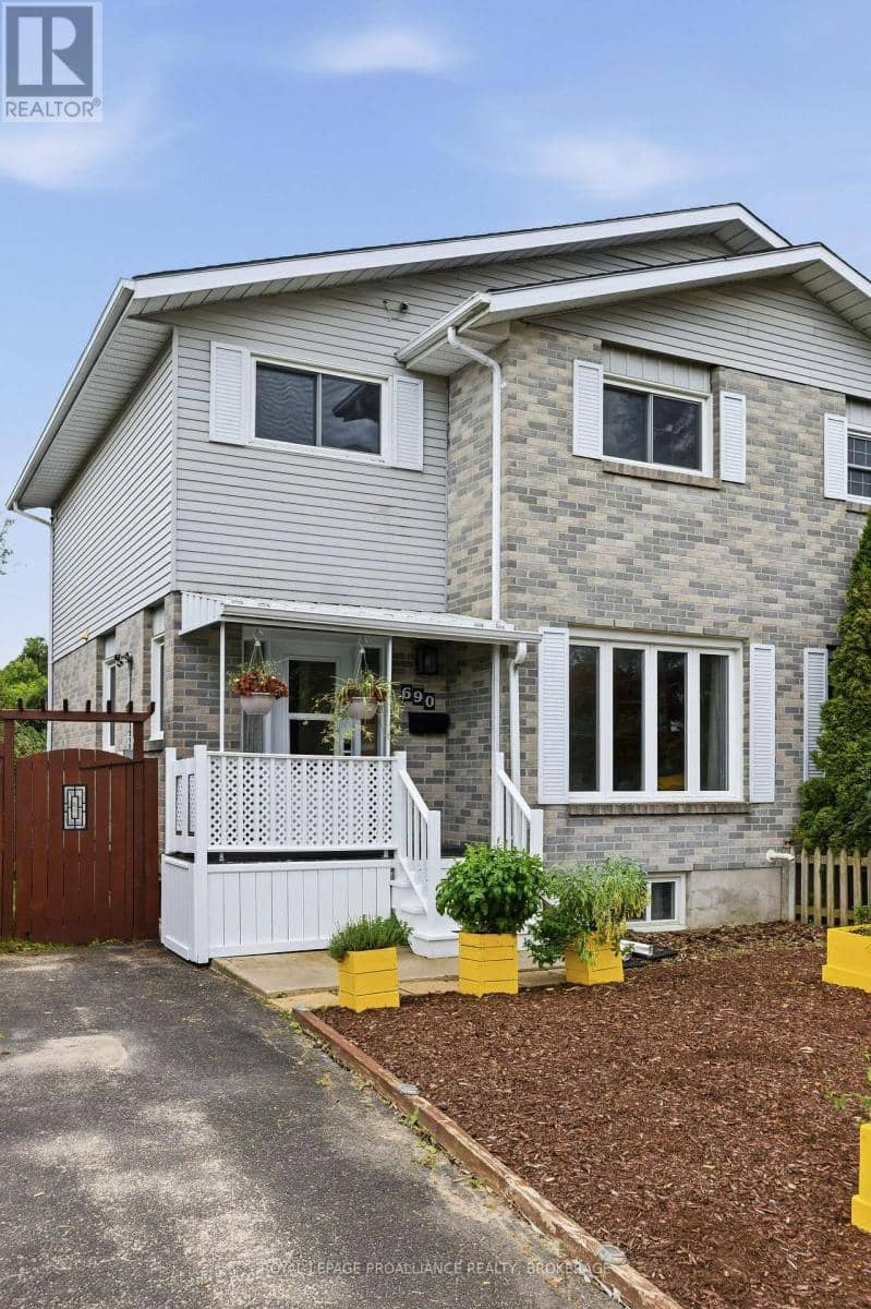 690 Davis Drive — photo 4 of 38