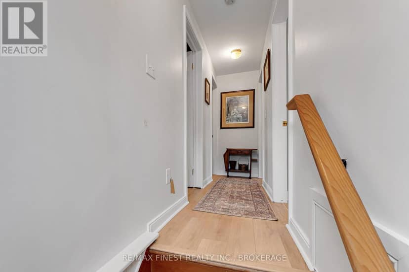 580 Macdonnell Street — photo 24 of 40
