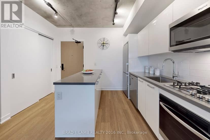 1403 - 195 McCaul Street — photo 17 of 37