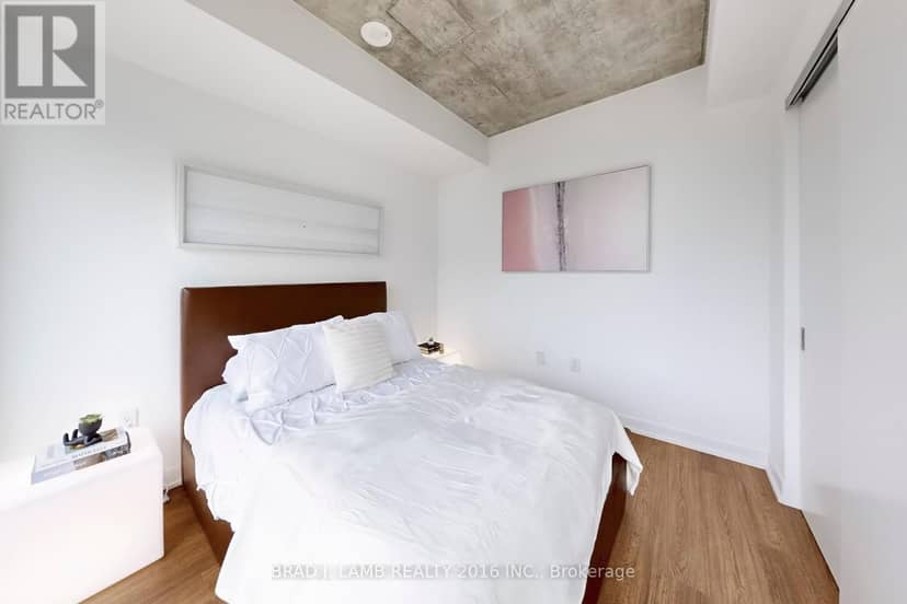1403 - 195 McCaul Street — photo 24 of 37