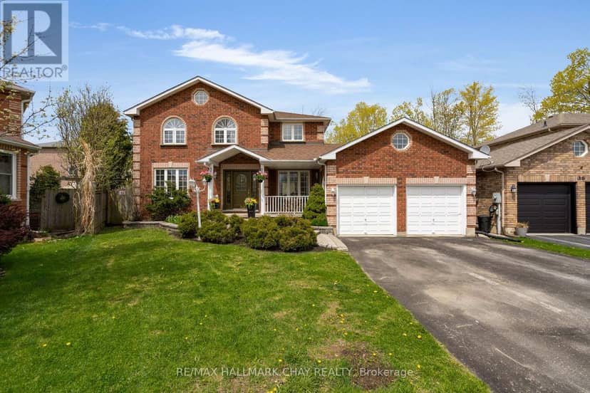 34 Crompton Drive, Barrie, photo 2