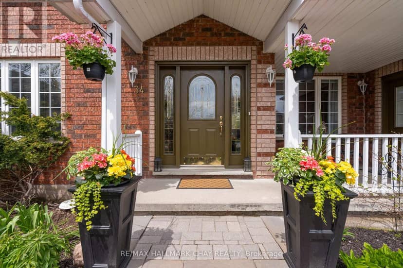 34 Crompton Drive, Barrie, photo 3