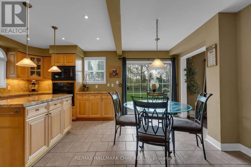 34 Crompton Drive, Barrie, photo 7