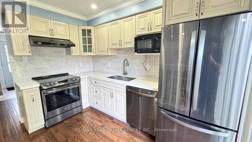 16 Nectarine Crescent — photo 12 of 40