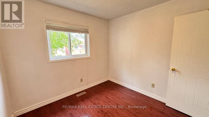 16 Nectarine Crescent — photo 22 of 40