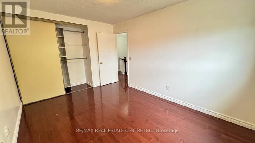 16 Nectarine Crescent — photo 28 of 40