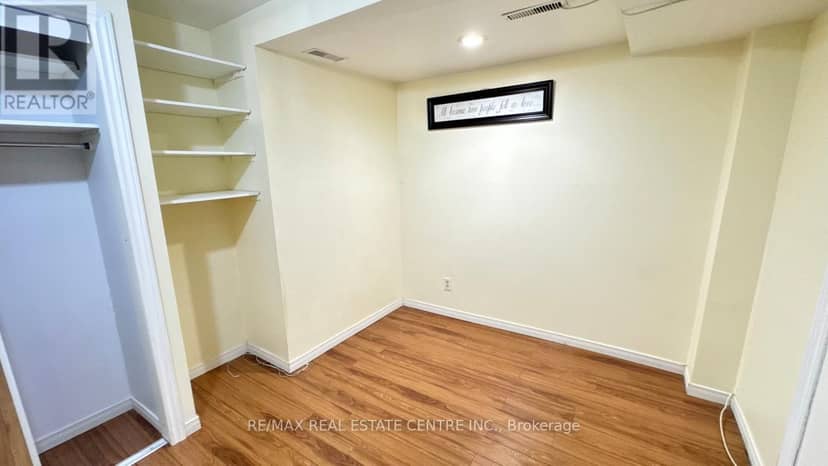 16 Nectarine Crescent — photo 35 of 40