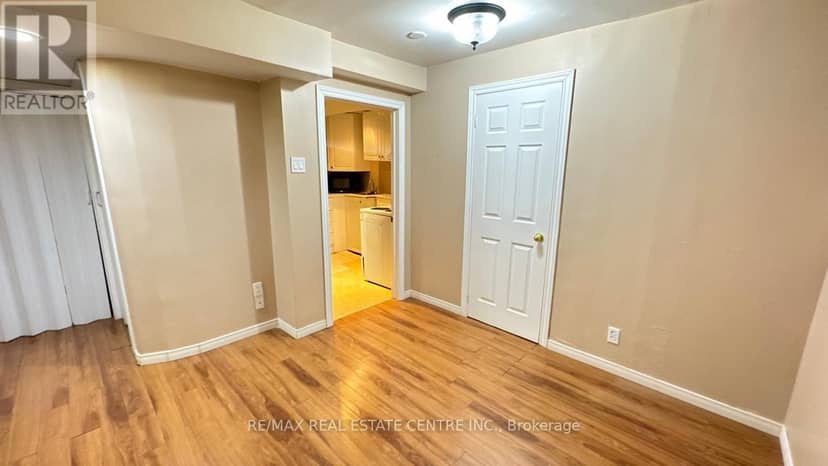 16 Nectarine Crescent — photo 40 of 40