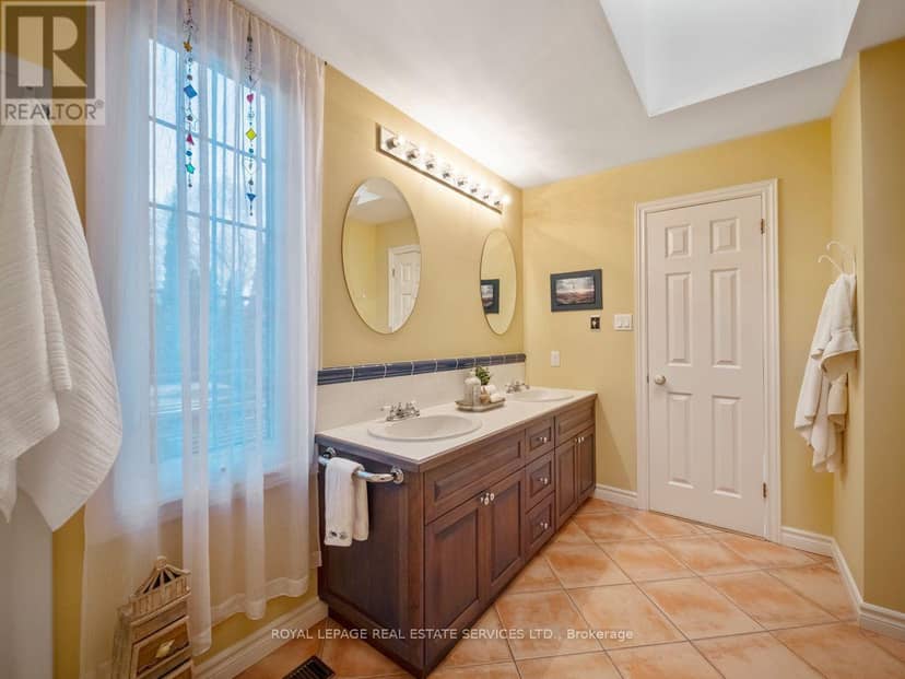 1494 Islington Avenue — photo 18 of 40