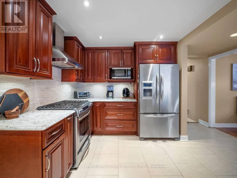 1494 Islington Avenue — photo 4 of 40