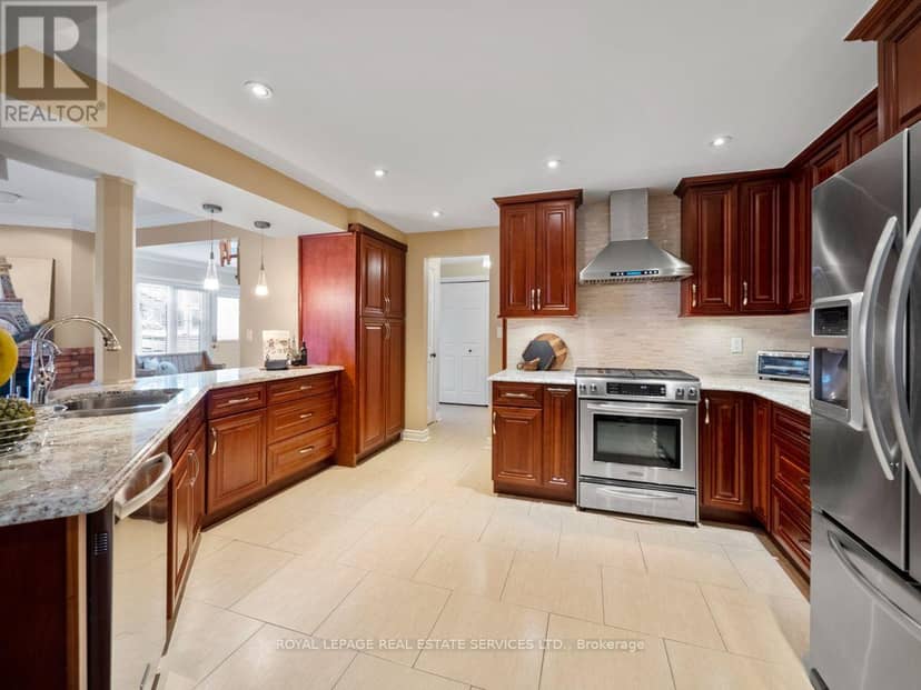 1494 Islington Avenue — photo 6 of 40