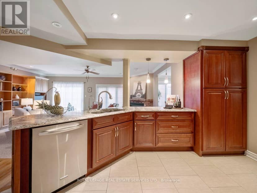 1494 Islington Avenue — photo 7 of 40