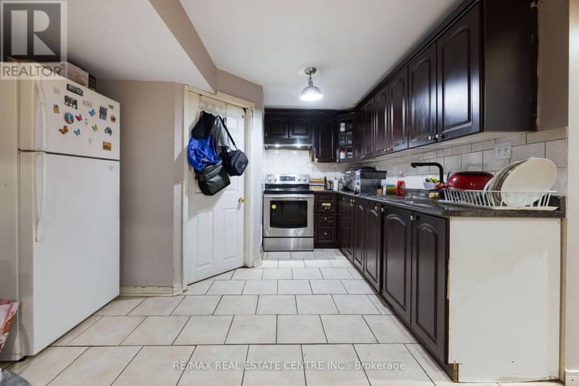 54 Lockburn Crescent — photo 35 of 40