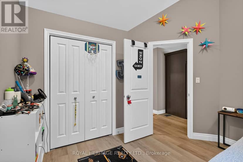 26 Ferris Court — photo 21 of 33