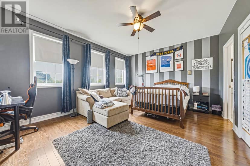 37 Lambert Crescent — photo 26 of 40