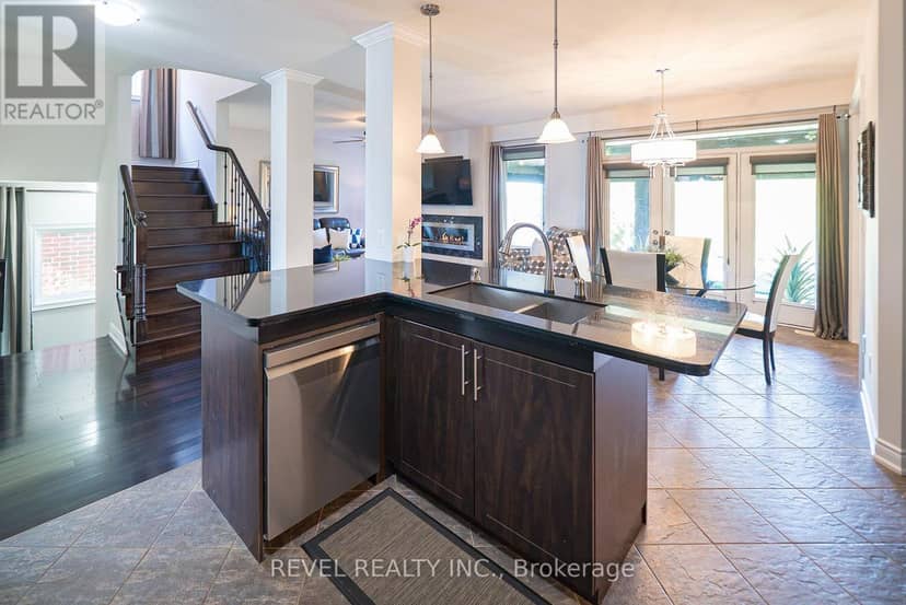 10 Bisset Avenue — photo 20 of 40