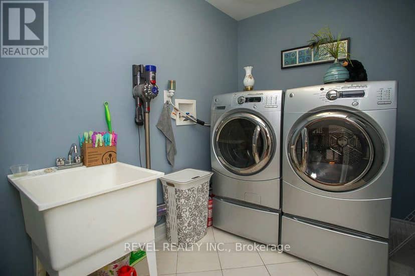 10 Bisset Avenue — photo 33 of 40