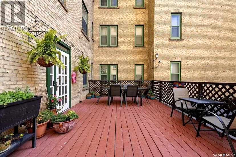 204/206 2305 Victoria AVENUE — photo 27 of 31