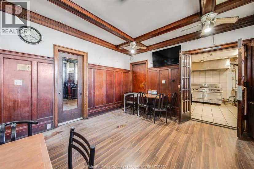 801 Victoria Avenue — photo 22 of 40