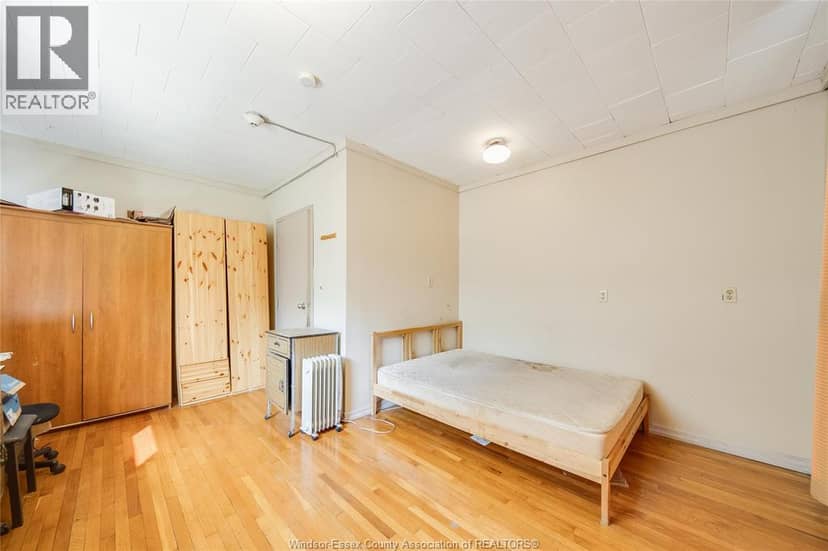 801 Victoria Avenue — photo 10 of 40