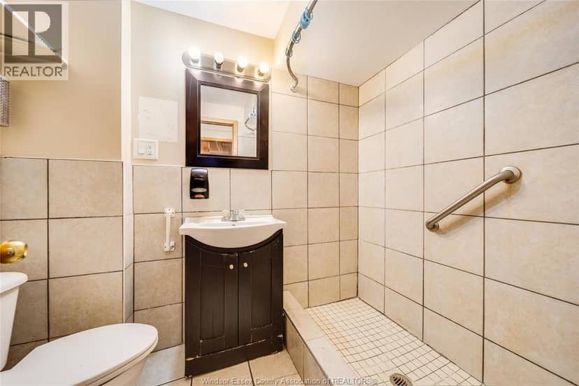 801 Victoria Avenue — photo 32 of 40