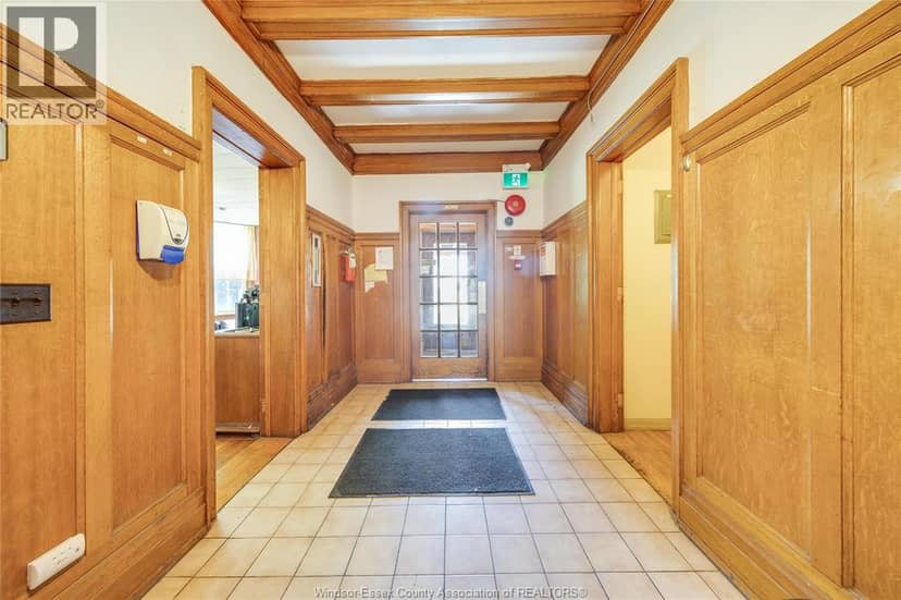 801 Victoria Avenue — photo 6 of 40