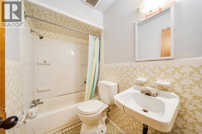 801 Victoria Avenue — photo 11 of 40